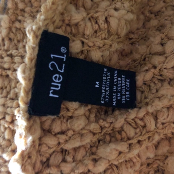 Cozy Rue 21 sweater - Picture 6 of 6